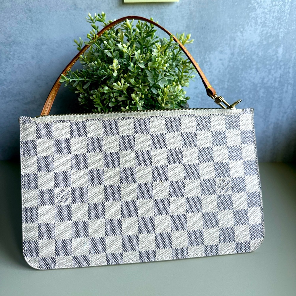 Neverfull pouch azure